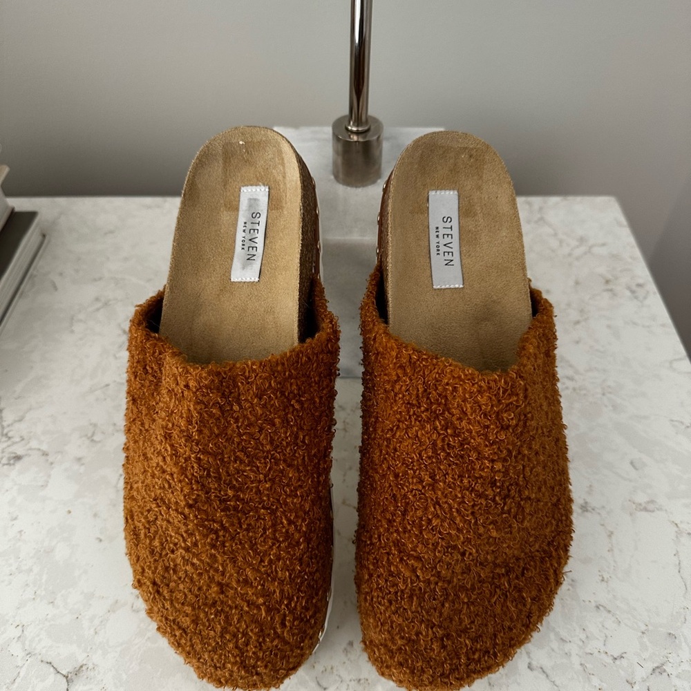 Steve Madden Tan Mules Plush Slip-On Shoes